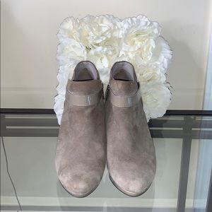 Bandolino Suede Booties!